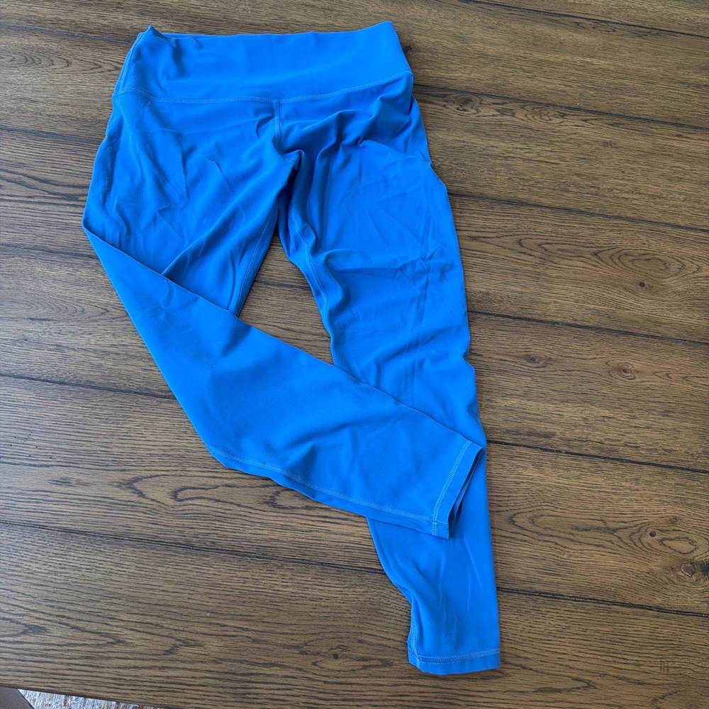 Vibrant Blue Women's Cropped Leggings